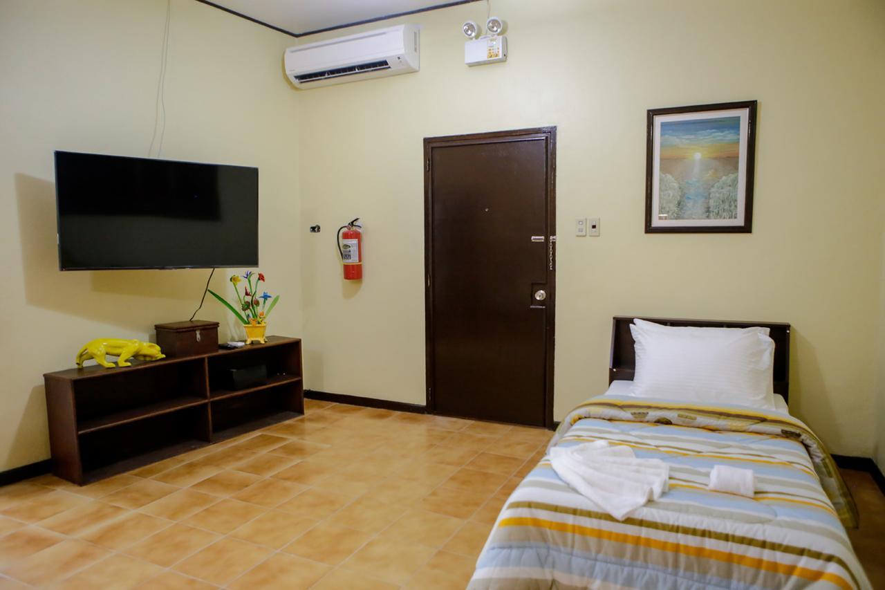 Victoria'S Haven Bed & Breakfast Dumaguete City Exterior photo