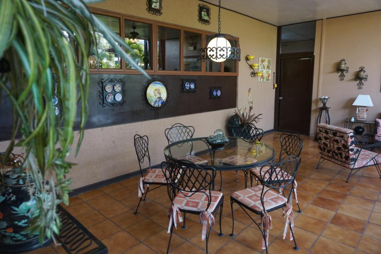 Victoria'S Haven Bed & Breakfast Dumaguete City Exterior photo